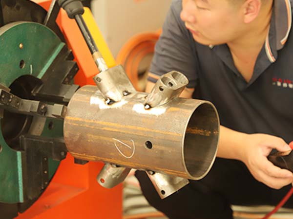 »úеÈ˺¸½Ó×°±¸±à³ÌµÄÊÂÇéÄÚÈÝ »úеÈ˺¸½Ó×°±¸±à³ÌµÄÊÂÇéÄÚÈÝ