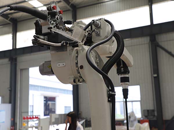 ���⺸�ӻ�е���ܹ�˳Ӧ����Ȱ�ĵĺ�������