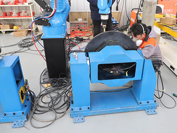 小型焊接变位机的操作注重事项 小型焊接变位机的操作注重事项