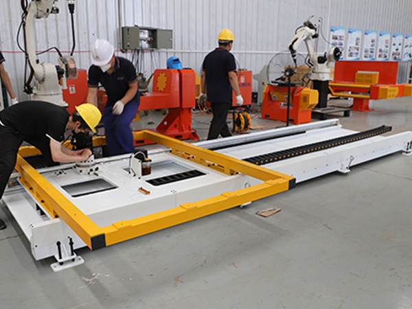 焊接机械人与焊接专机外部轴的区别 焊接机械人与焊接专机外部轴的区别