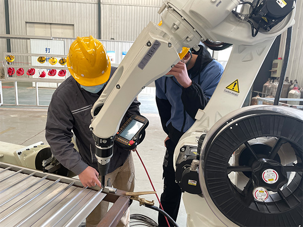 全自动焊接机械人让8成厂家节约本钱的窍门 全自动焊接机械人让8成厂家节约本钱的窍门