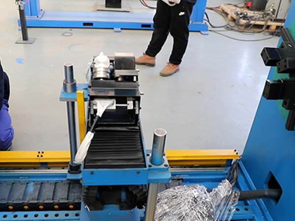 ��ҵ���ӻ�е�˷�ת��