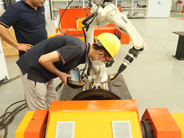 �Զ����ӻ�е�˶����Ͻ���ʵĺ���