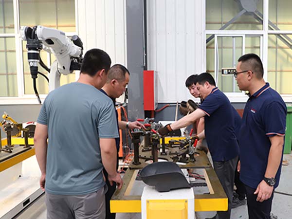 ���ӻ�е����Ч��