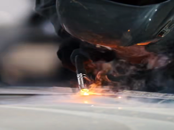 �㺸��е�˵㺸